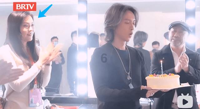 弗格谈近期状态不佳:我会继续努力训练去调整 去提高自己的状态